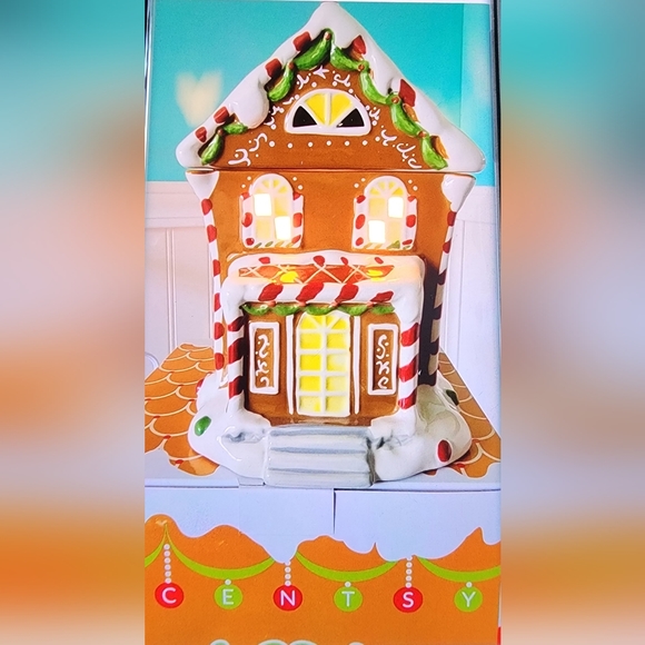 NIB.2015 Scentsy Limited Edition Ginger Bread House. Scentsy Warmer and Ornament - Picture 3 of 13